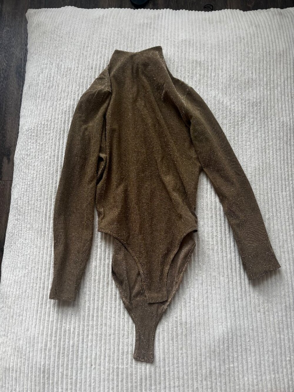 ✨ Anne Klein II Metallic Gold Shimmer Bodysuit – NWT (Vintage) ✨